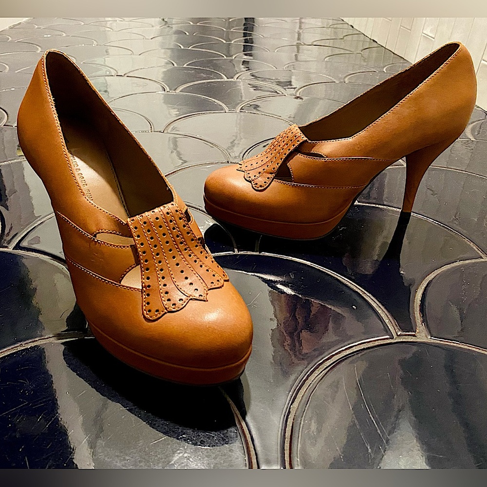 Schuler & Sons unique pumps!!